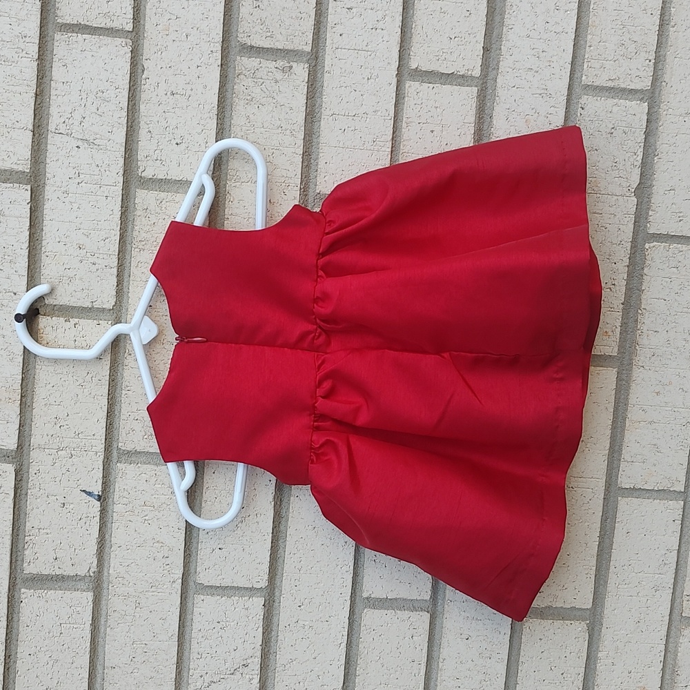 Red Dress - Picture 7 of 8